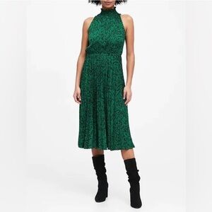 Banana Republic Green Animal Print Sleeveless Midi Dress / Size Small
